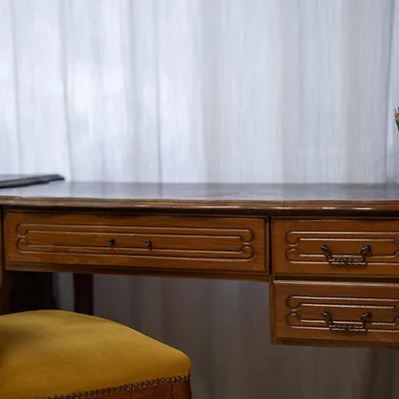 Beehive And Coworking فندق