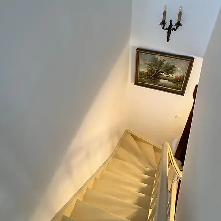 Beehive Hotel&coworking Hotel *