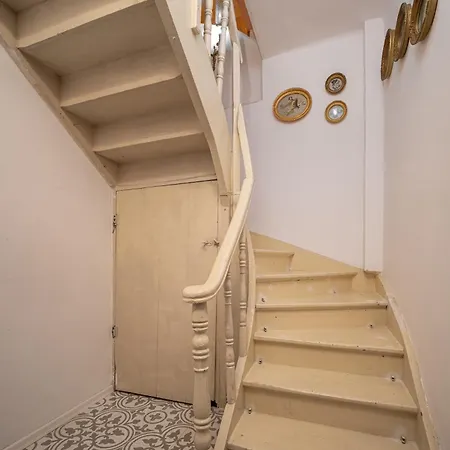 Beehive And Coworking * فارنا